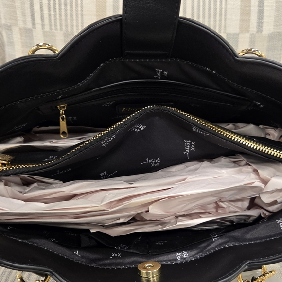 Betsey Johnson Black Shoulder Bag with Gold Details - Picture 5 of 6
